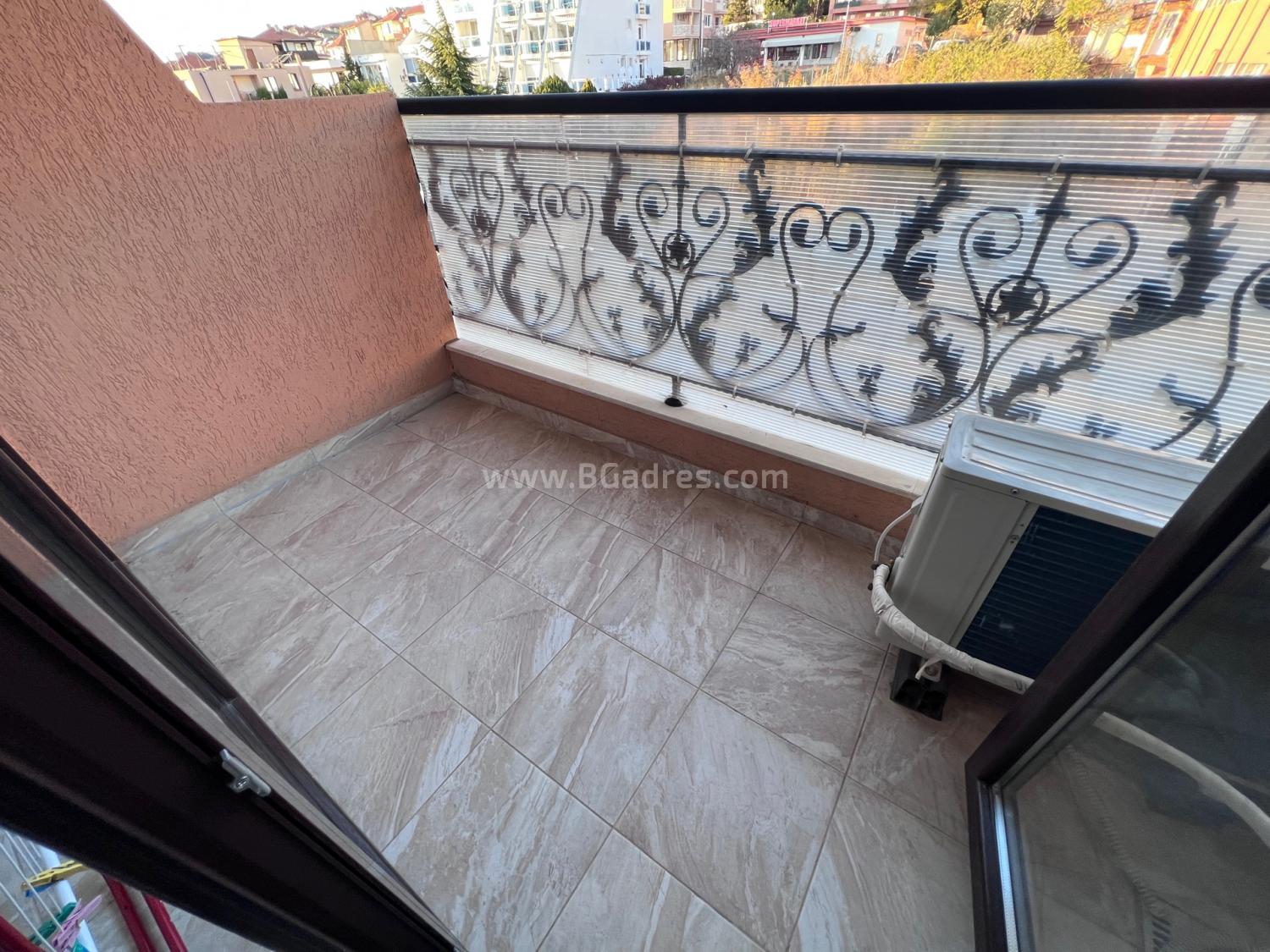 Spacious 2 bedroom apartment with sea view І №2698