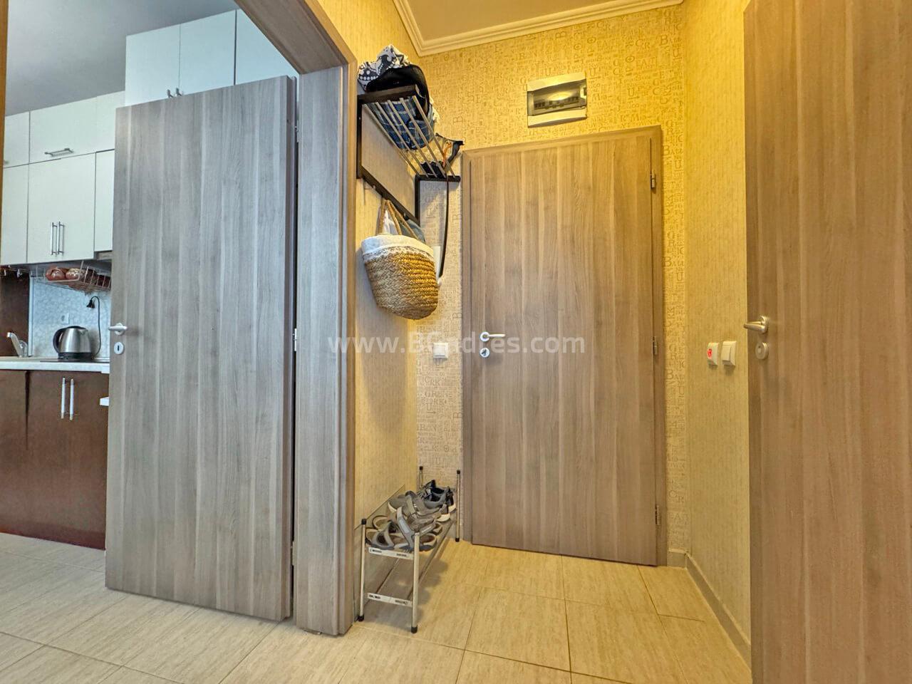 Apartment with a courtyard in the VIP Park complex І №4745