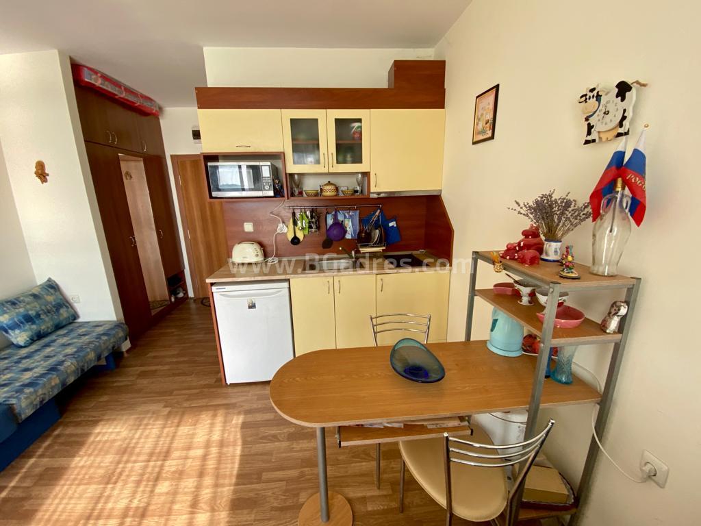 Günstiges Studio mit Meerblick | №2330