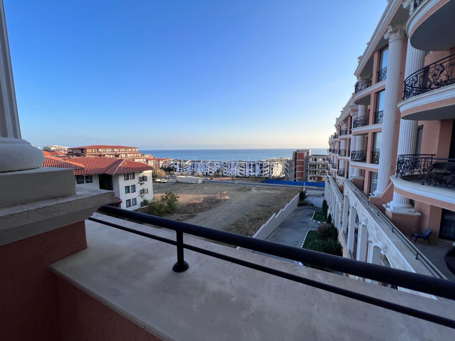 Spacious 2 bedroom apartment with sea view І №2698