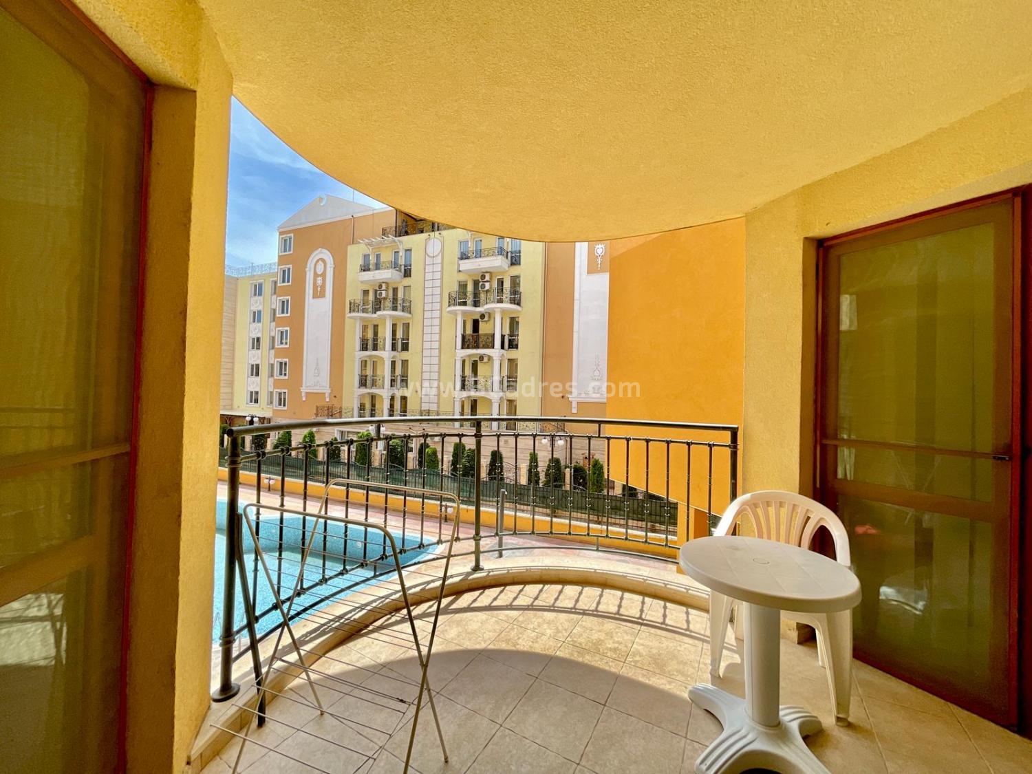Three-room apartment in Royal Sun I №2403