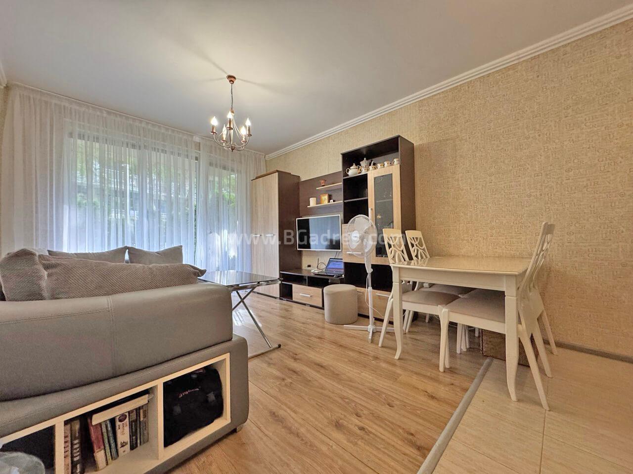 Apartment with a courtyard in the VIP Park complex І №4745