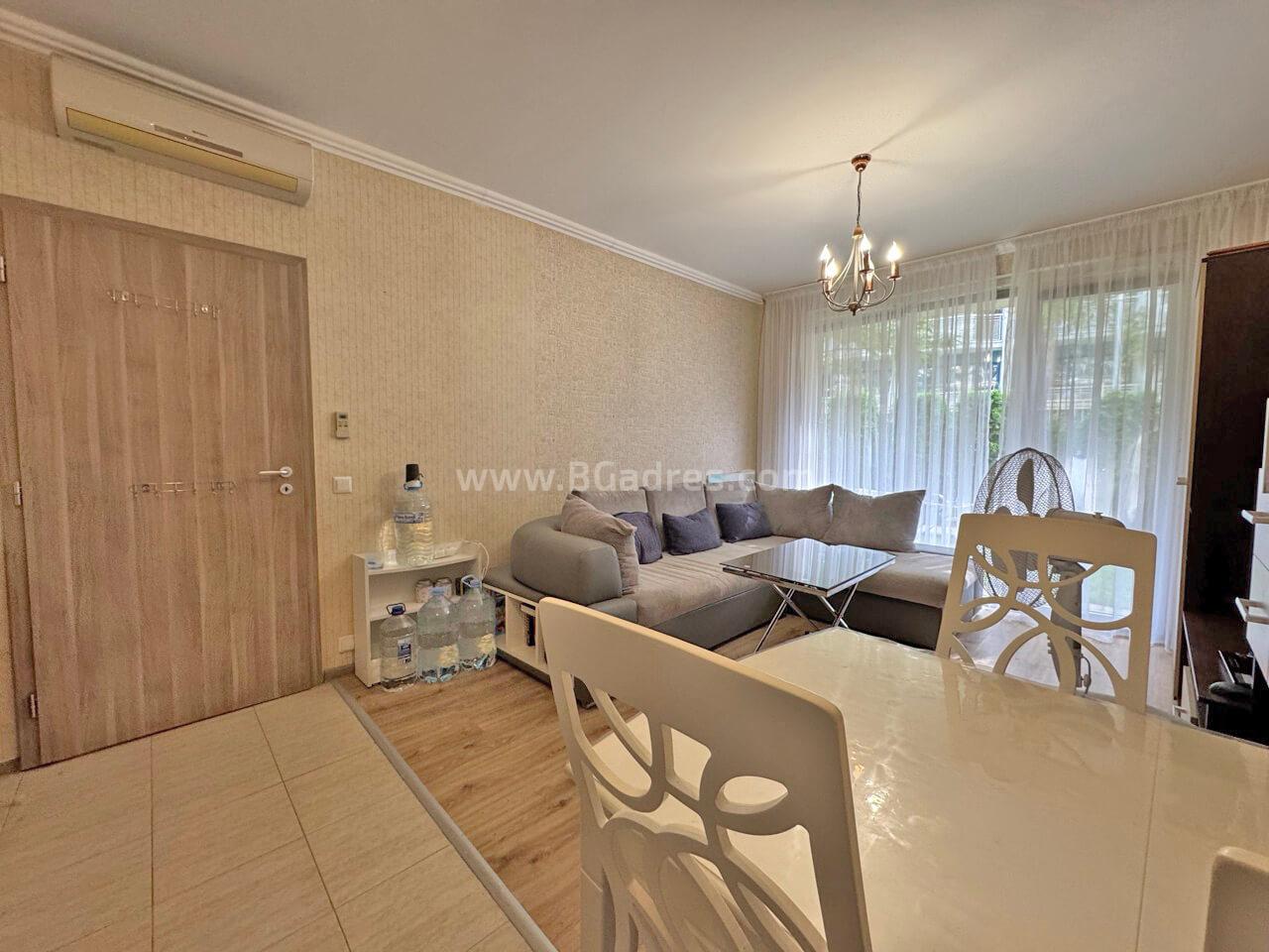 Apartment with a courtyard in the VIP Park complex І №4745