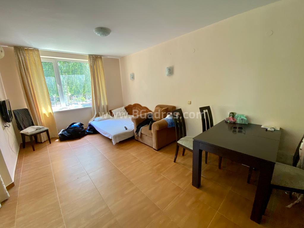 Große Wohnung mit 1 Schlafzimmer in St. Vlas I №2489