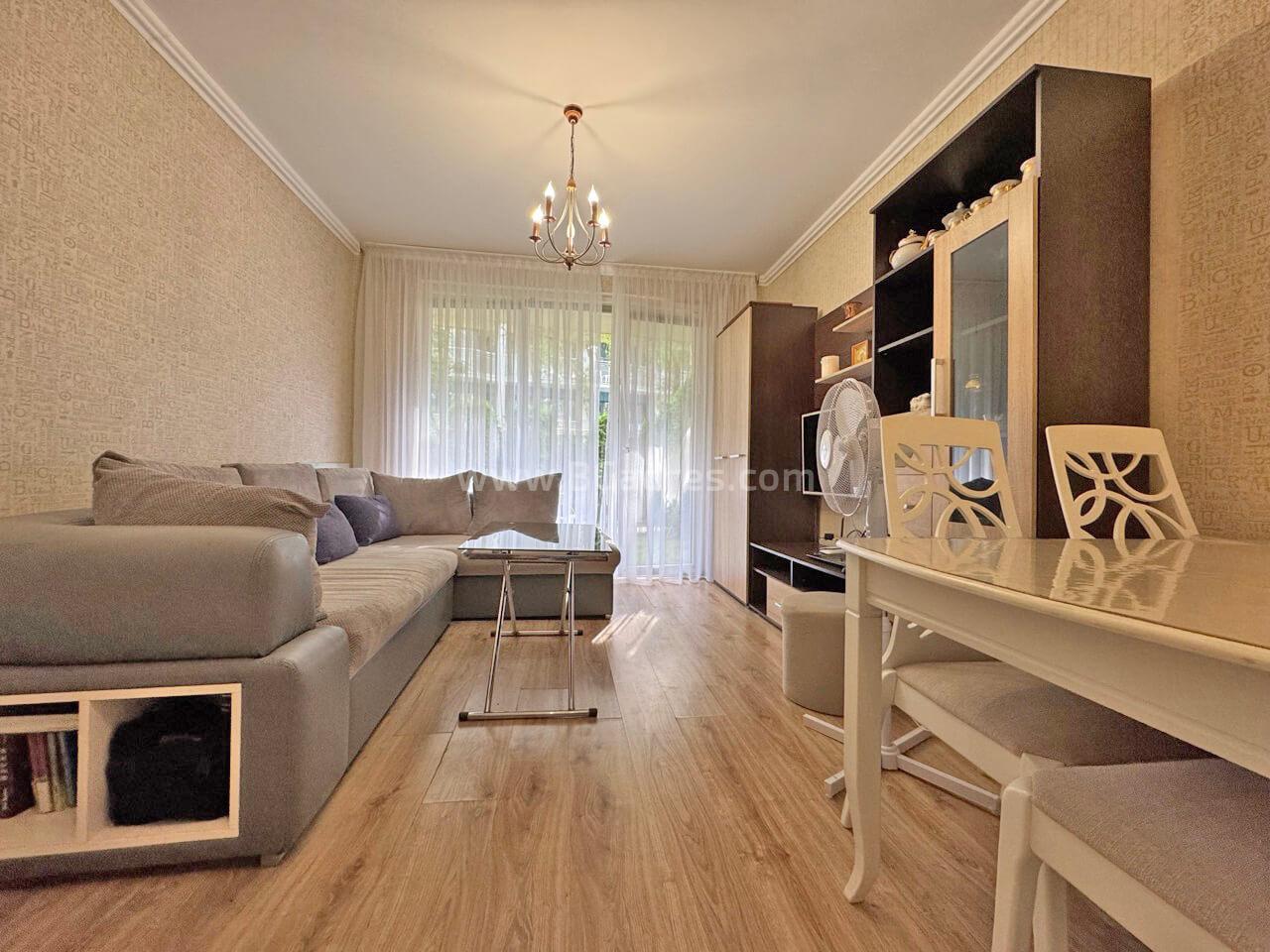 Apartment with a courtyard in the VIP Park complex І №4745