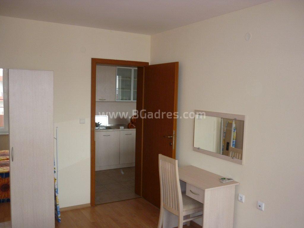 Sea view apartment on the first line | №2341