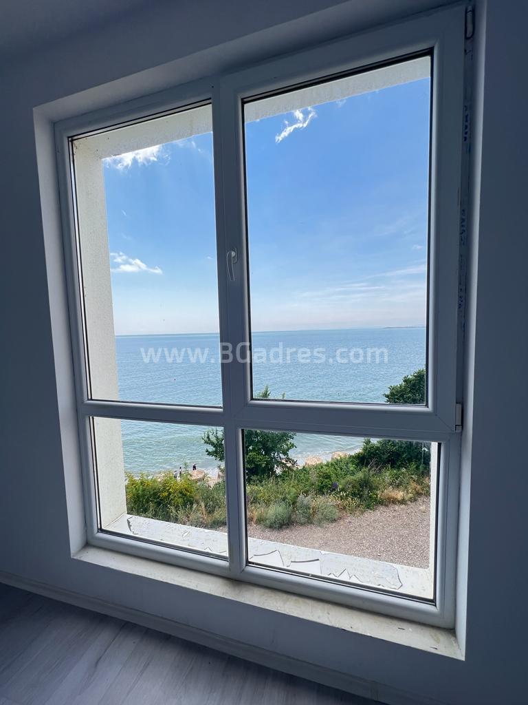 Квартира на первой линии с видом на море І №3382