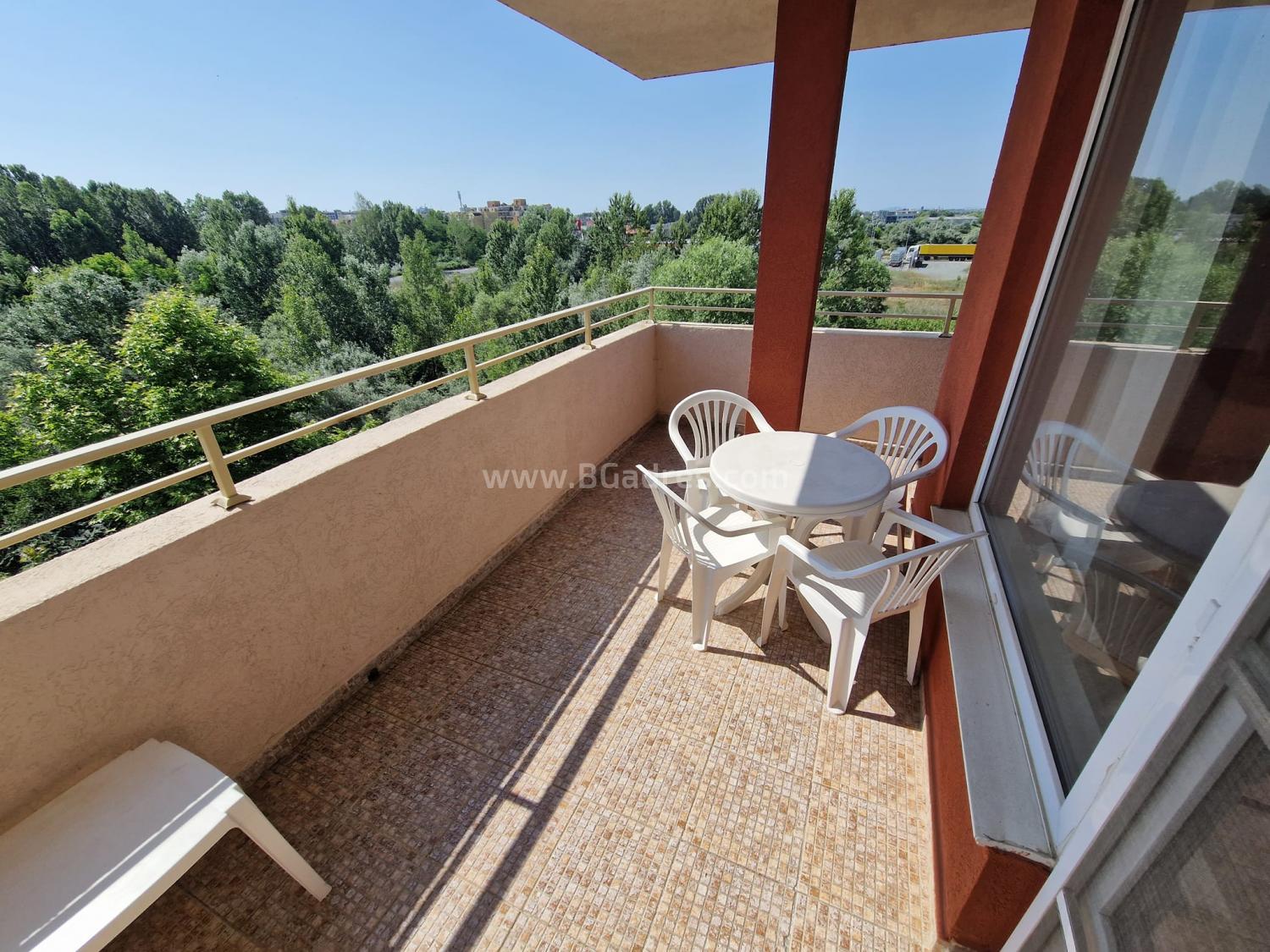 Изгоден тристаен апартамент до морето І №3465