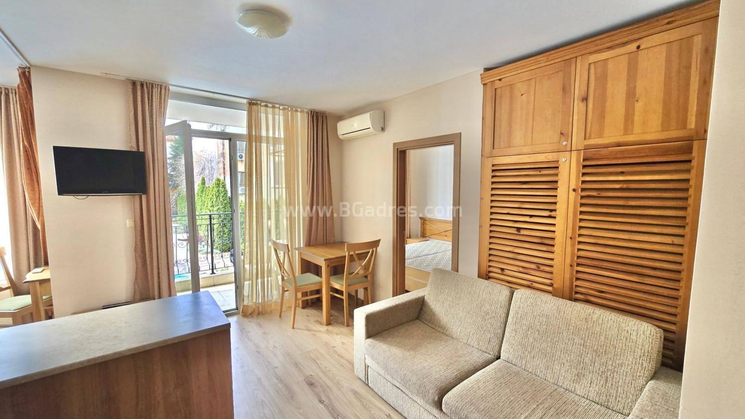 Apartment in the Dawn Park complex І №4710