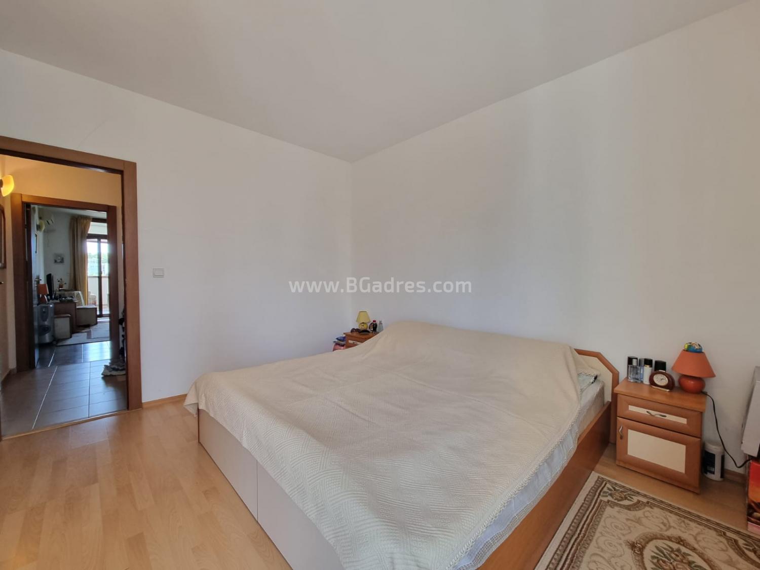 One bedroom apartment with low maintenace fee І №3736