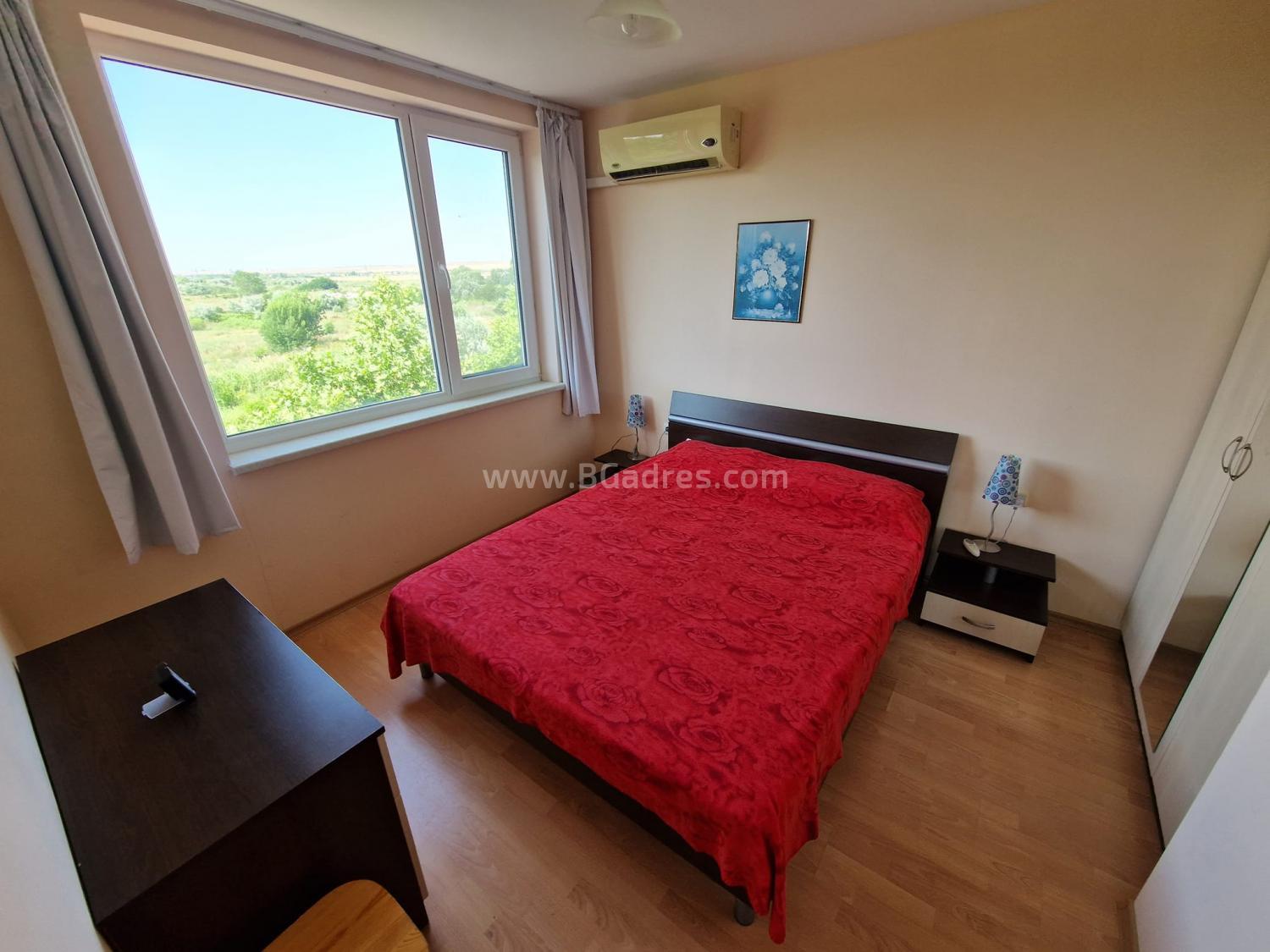 Изгоден тристаен апартамент до морето І №3465