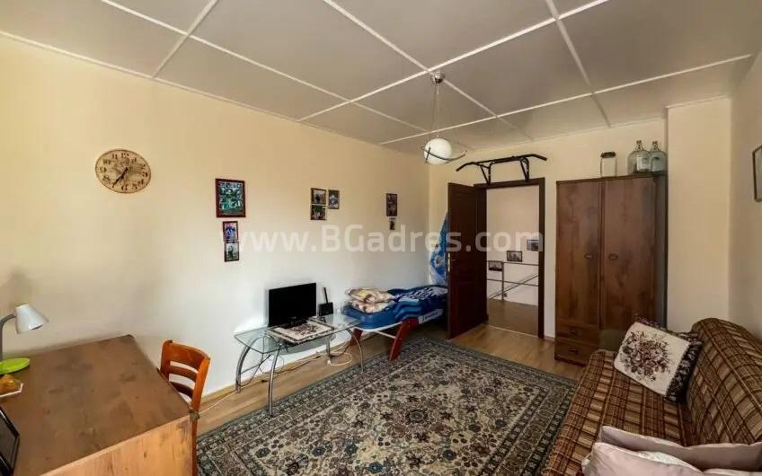 Haus im Dorf Bryastovets І №3466