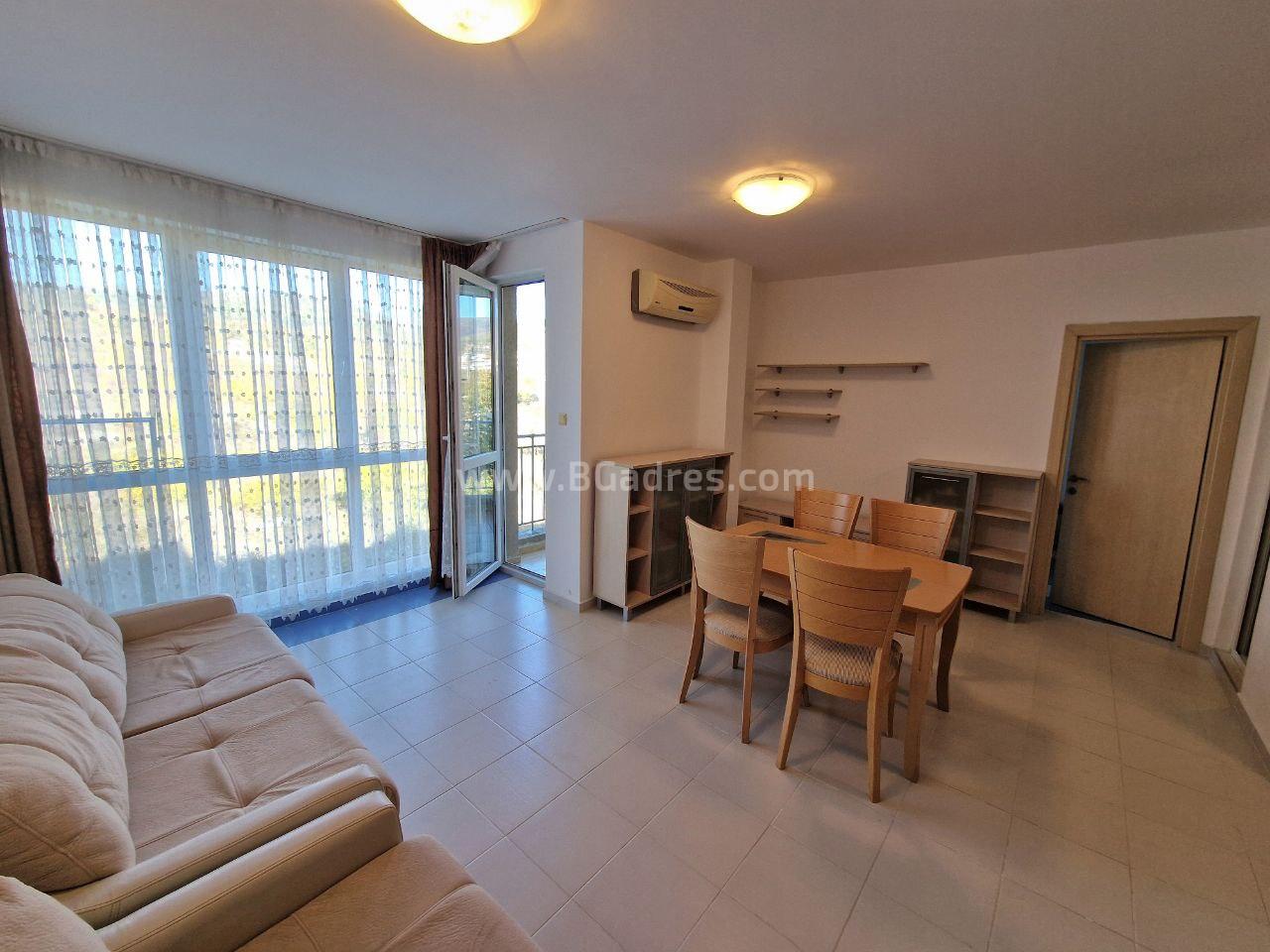 Апартамент с ниска такса поддръжка в Свети Влас І №3906