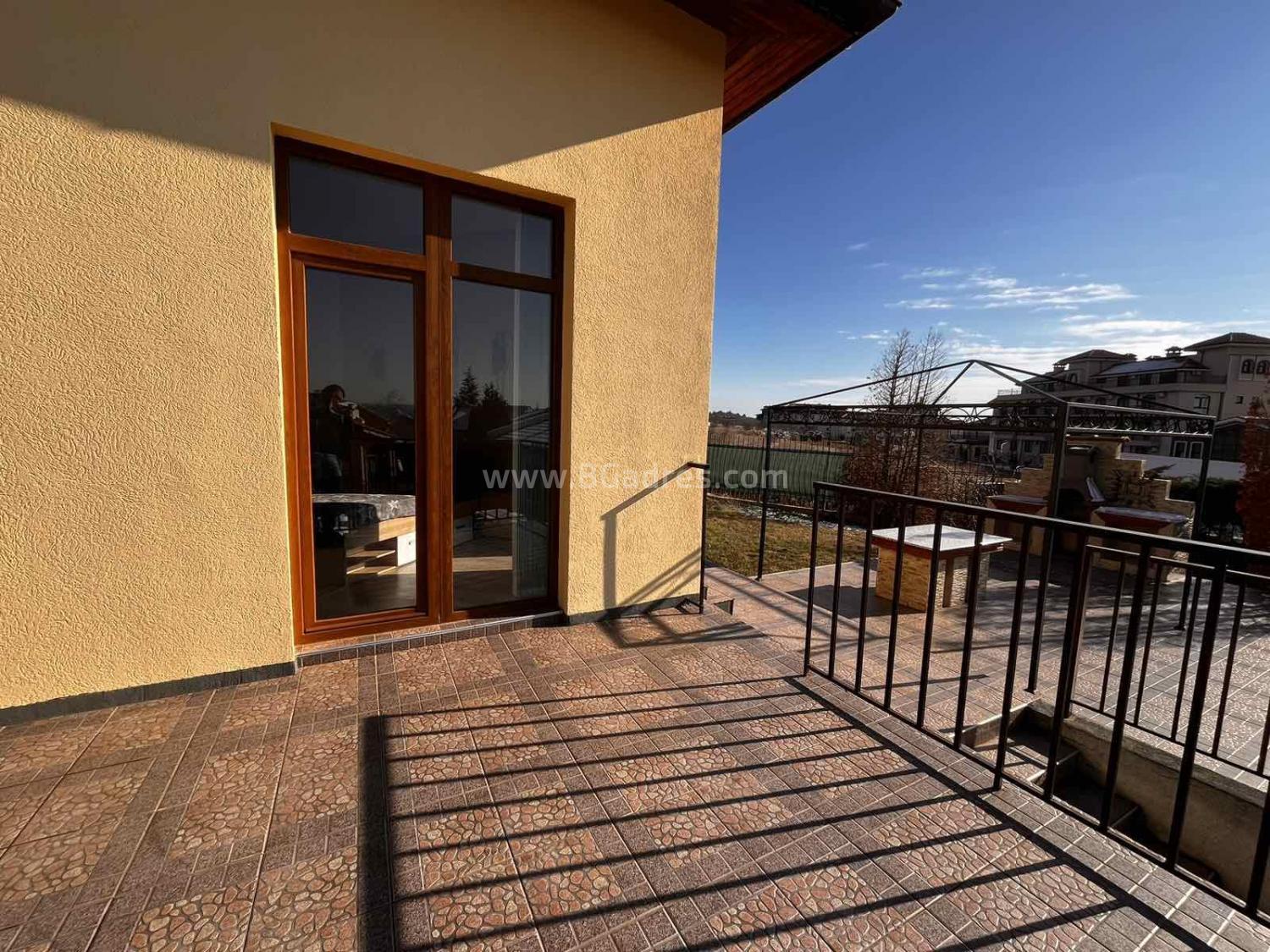 Renovated house 3 km away from the seaside І №3327