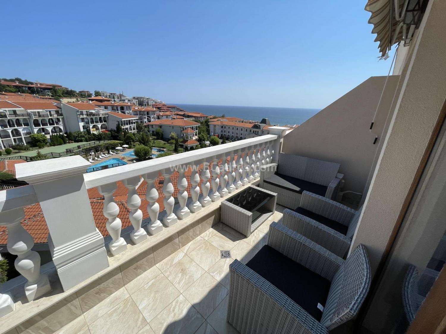 Apartment with sea and mountain views І №3356