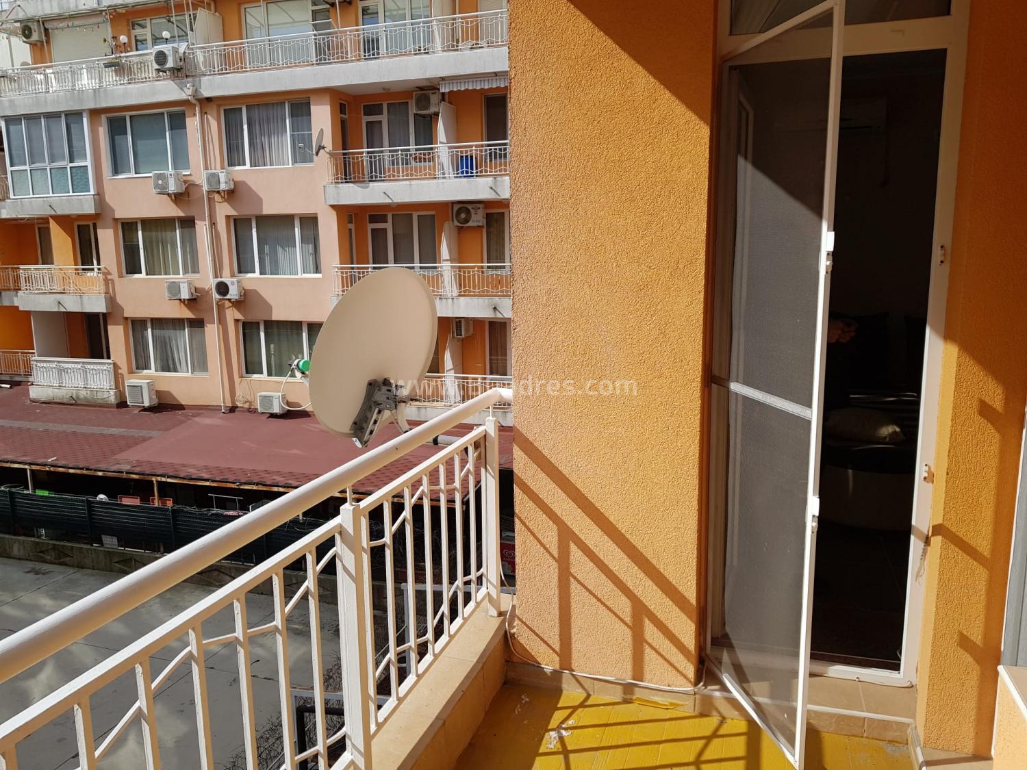 Тристаен апартамент за постоянно жителство в Поморие | №2321