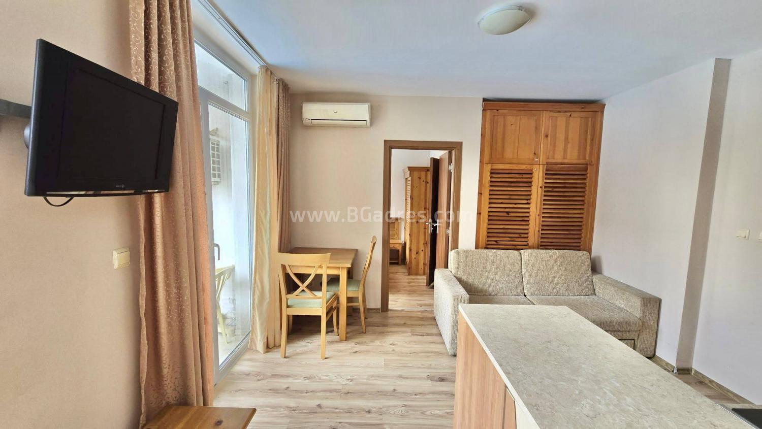 Apartment in the Dawn Park complex І №4710