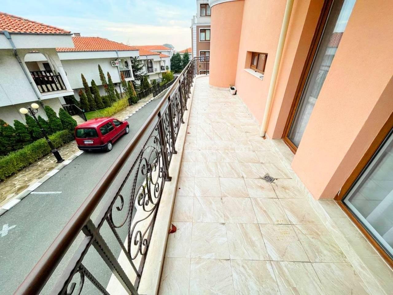 Трехкомнатная квартира в комплексе Феникс І №2980