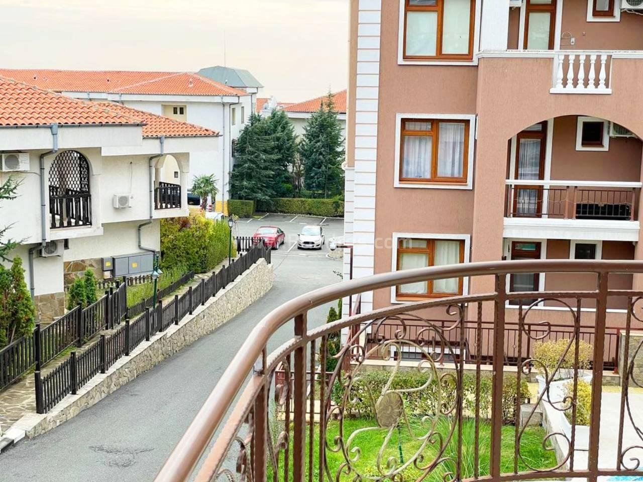 Трехкомнатная квартира в комплексе Феникс І №2980