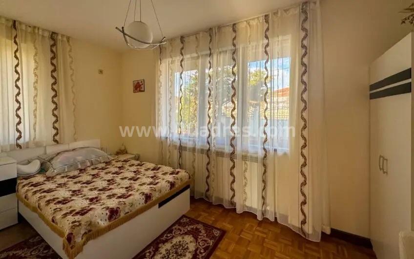 Haus im Dorf Bryastovets І №3466