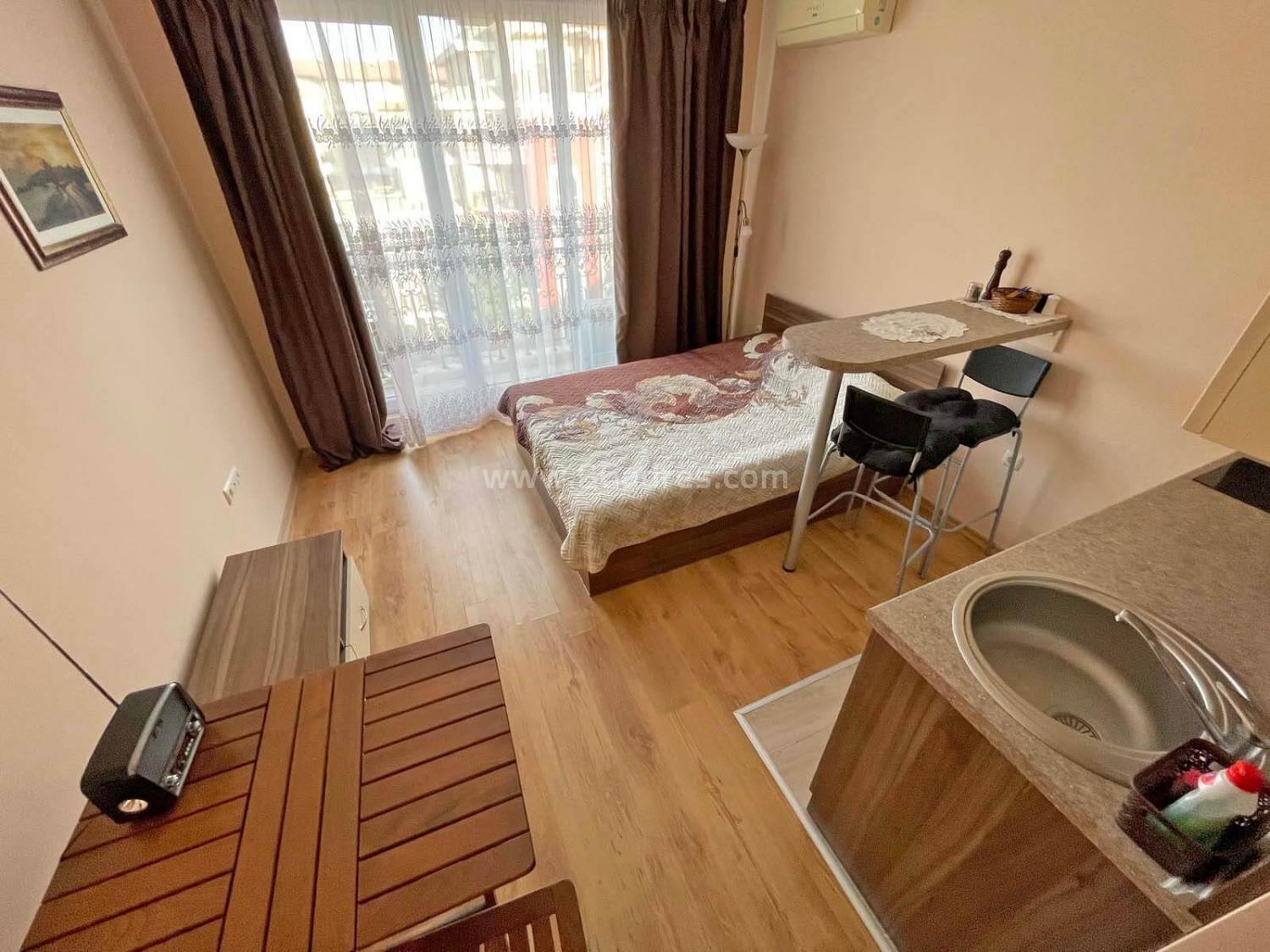 Студия в комплексе Месембрия Палас І №3780