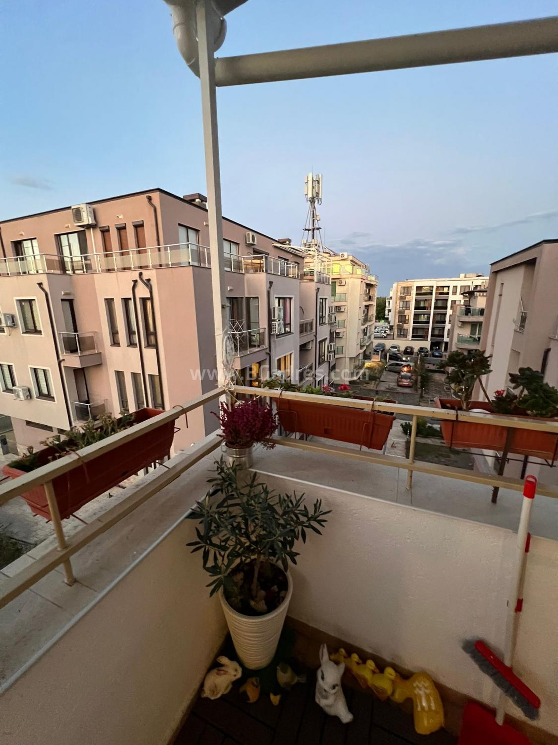 Apartment with small maintenance fee in Sarafovo І №4387