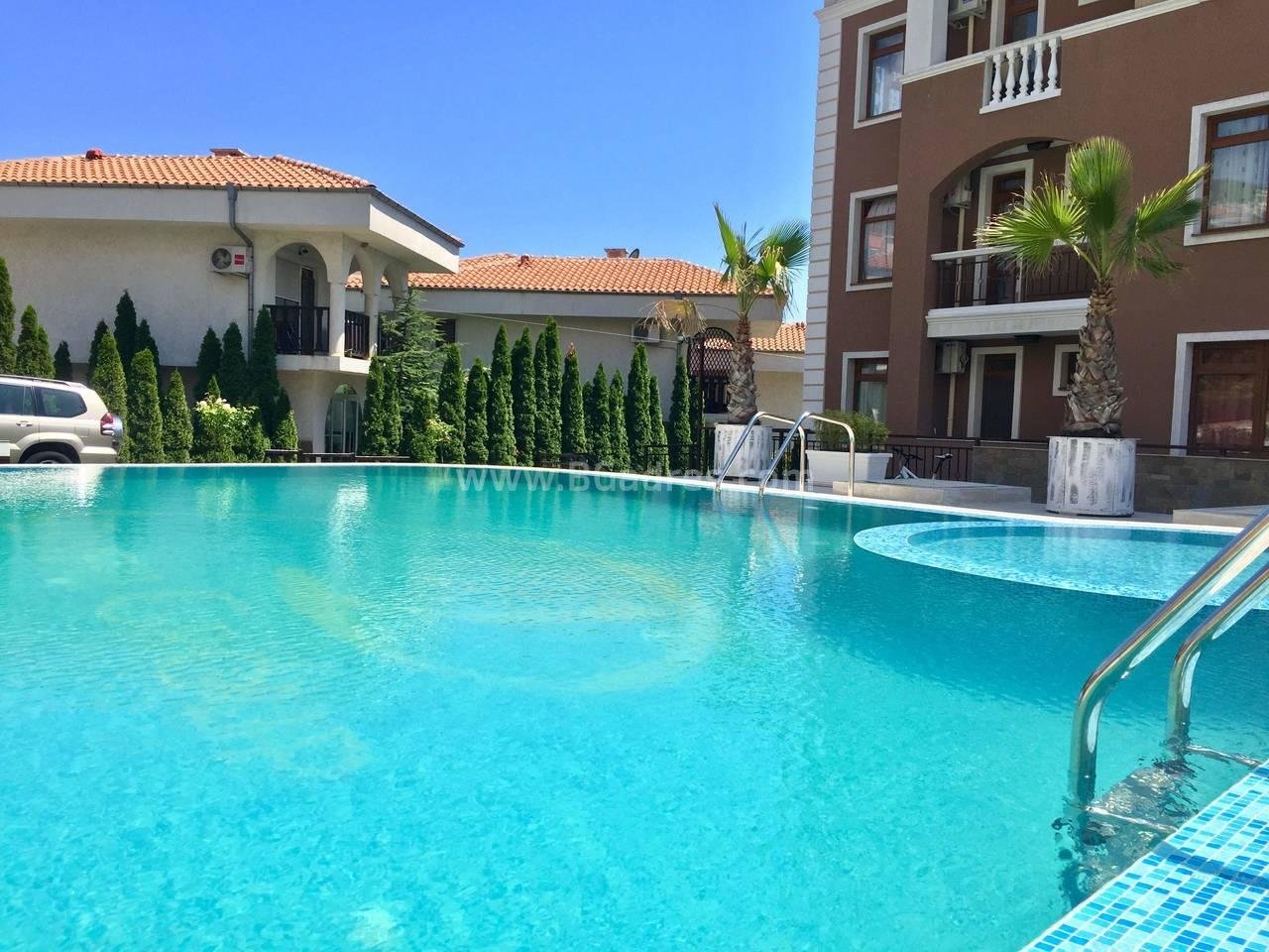 Трехкомнатная квартира в комплексе Феникс І №2980