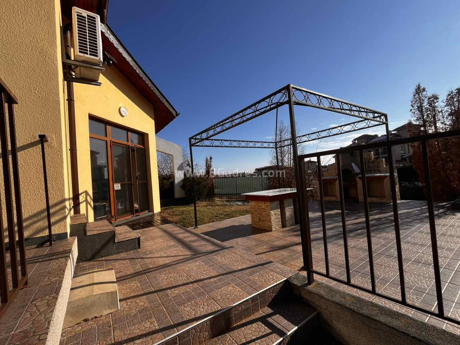 Renovated house 3 km away from the seaside І №3327