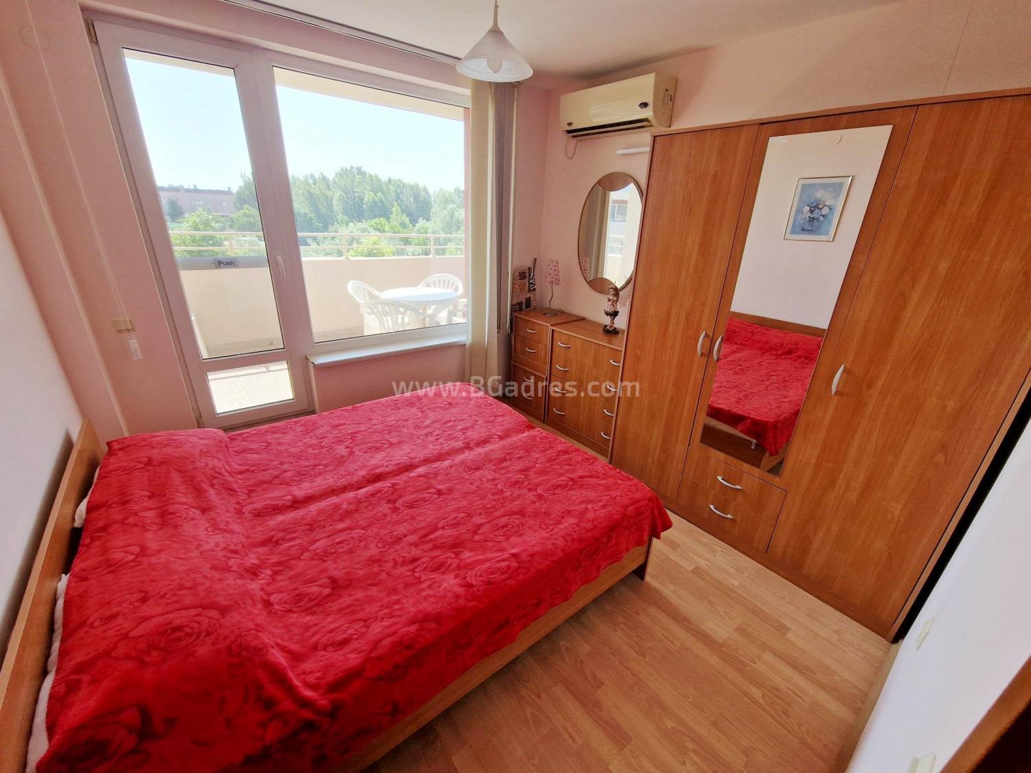 Изгоден тристаен апартамент до морето І №3465