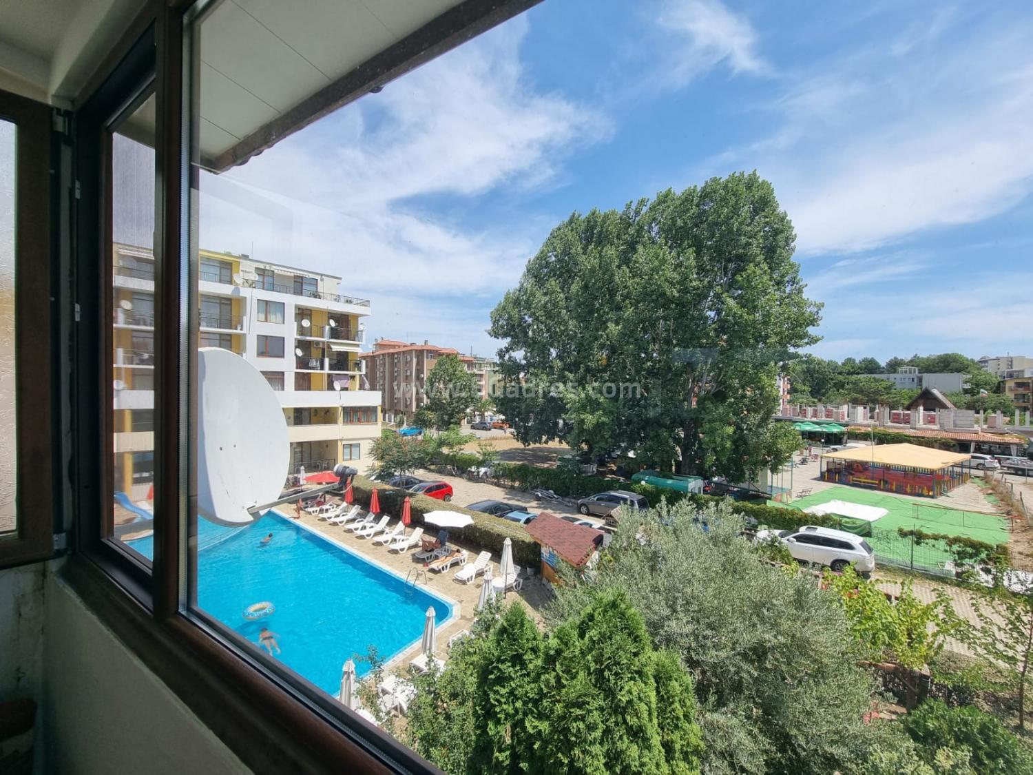 One bedroom apartment with low maintenace fee І №3736