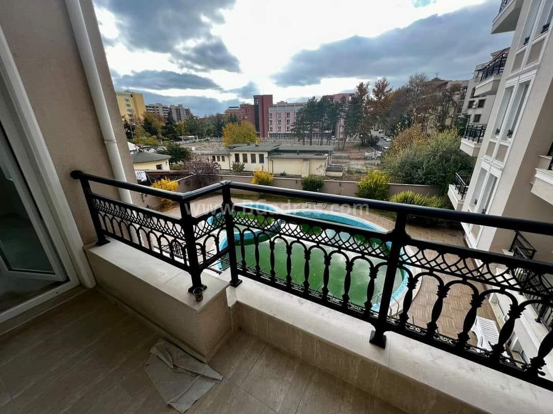 Апартамент с хубави мебели и ниска такса поддръжка І №2777