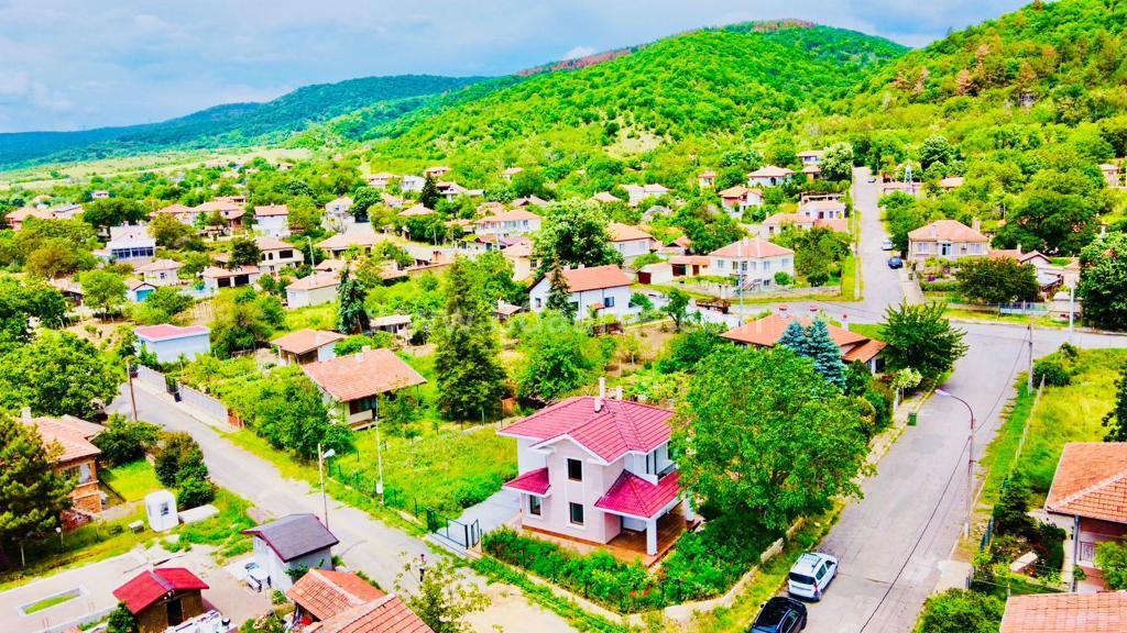 Neues Haus im Dorf Goritsa І №3381
