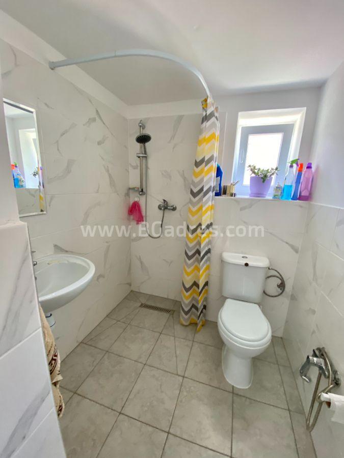 Къща с басейн в с. Горица І №3612