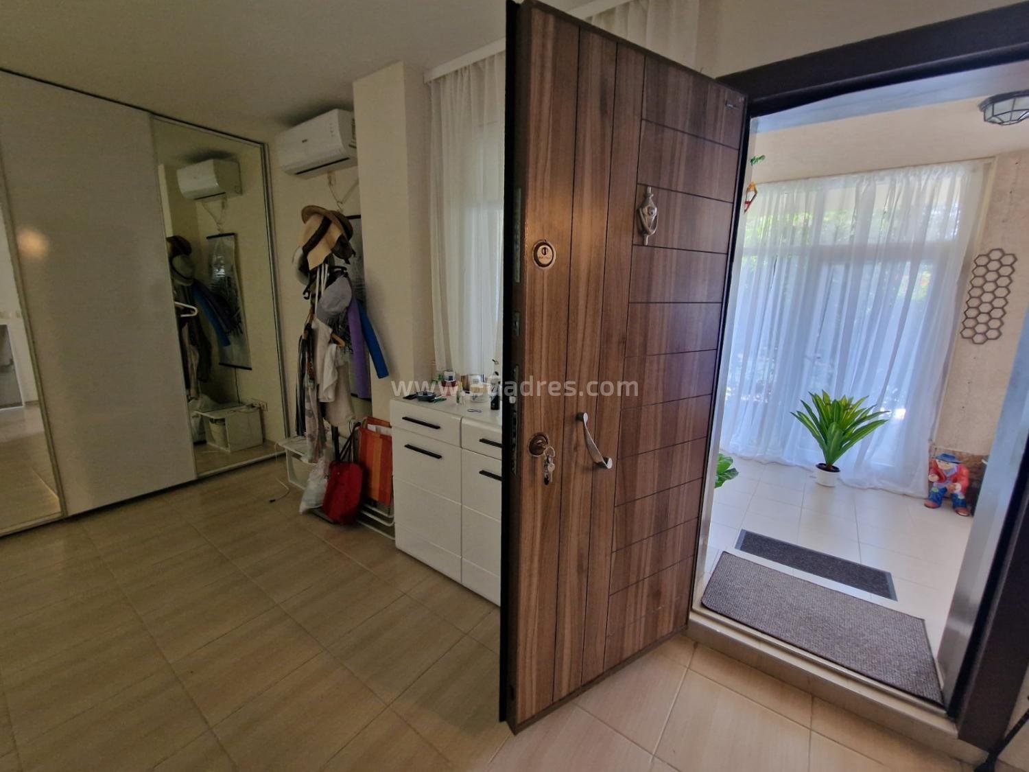 Квартира с двориком с низкой таксой І №3181