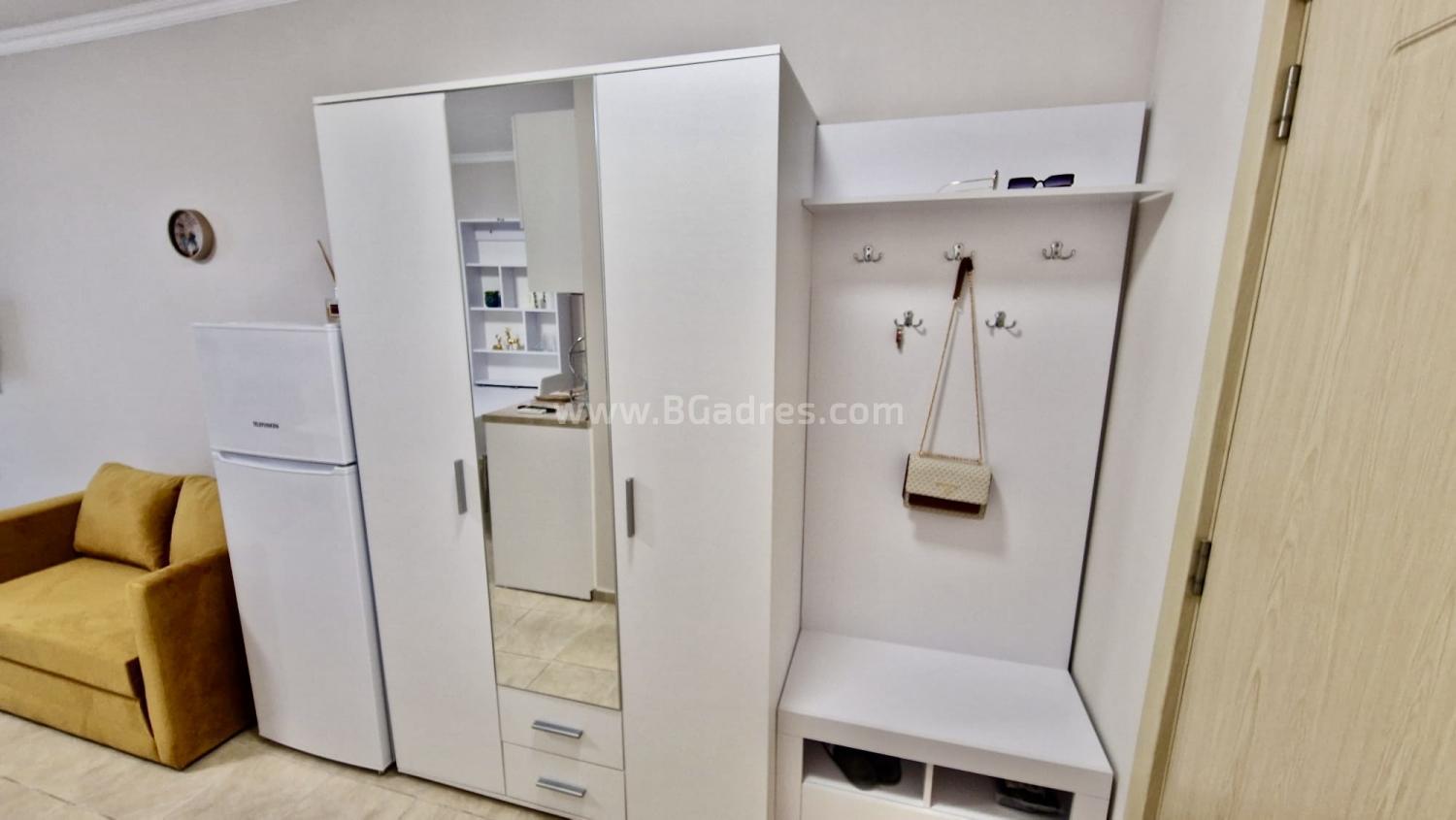 Студия с новой мебелью у моря І №3735