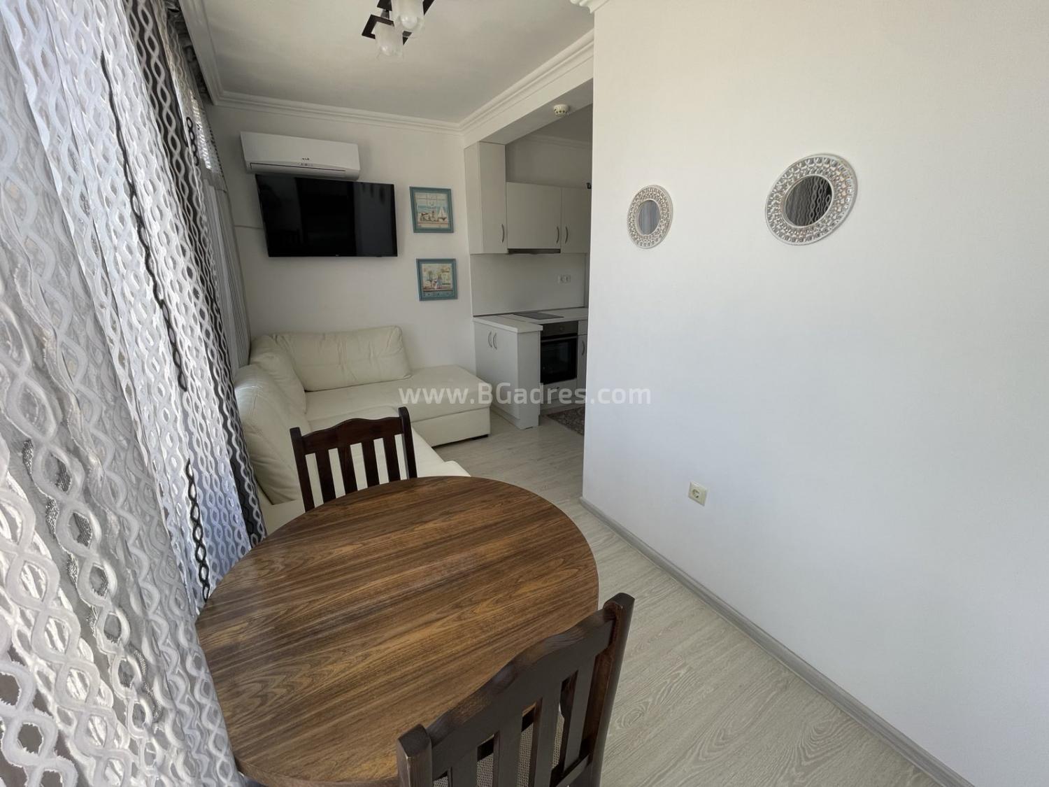 Apartment with sea and mountain views І №3356
