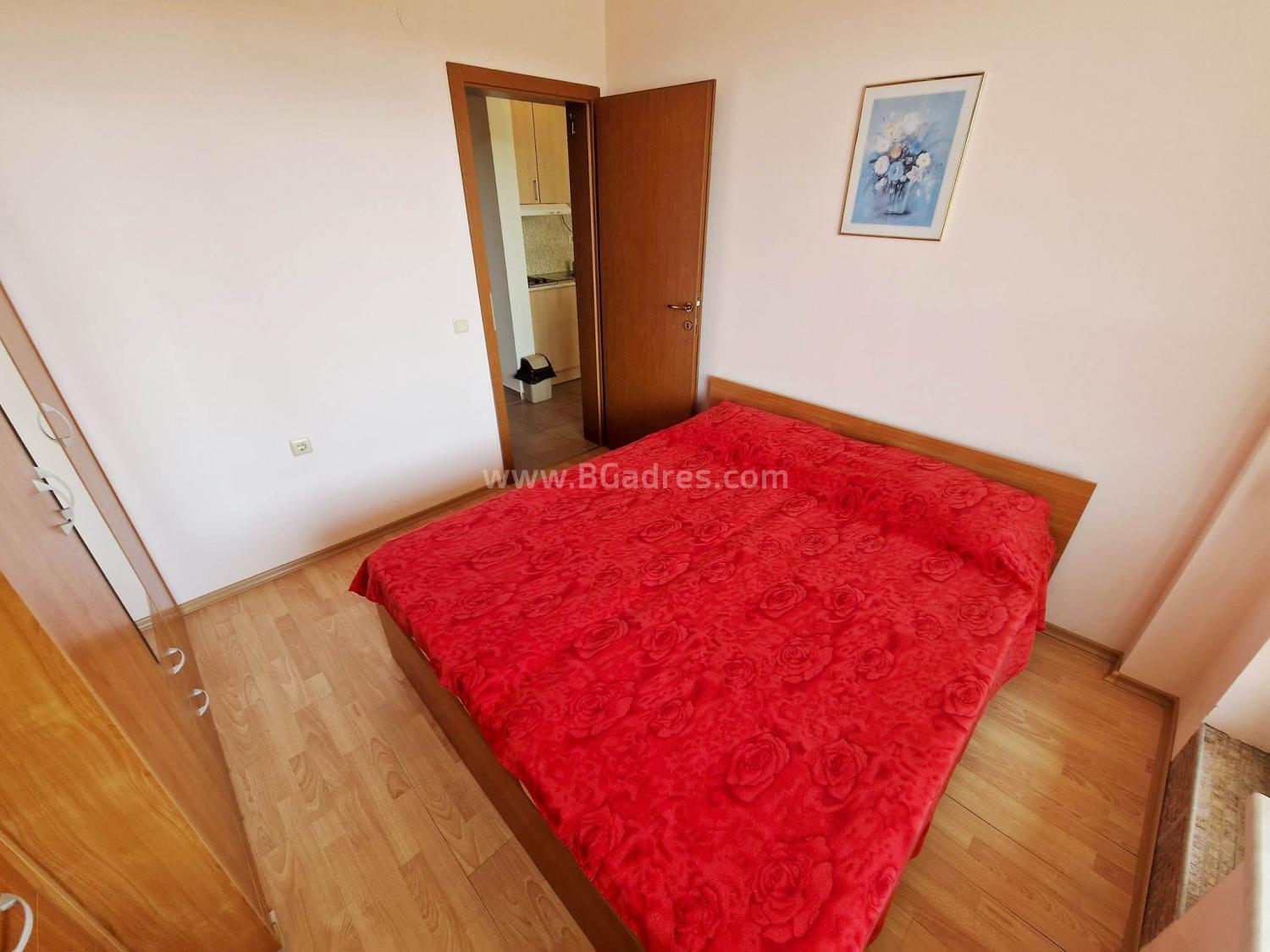 Изгоден тристаен апартамент до морето І №3465