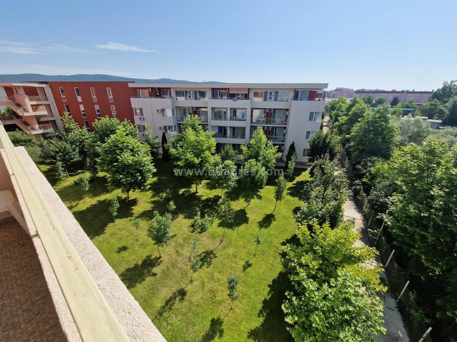 Изгоден тристаен апартамент до морето І №3465