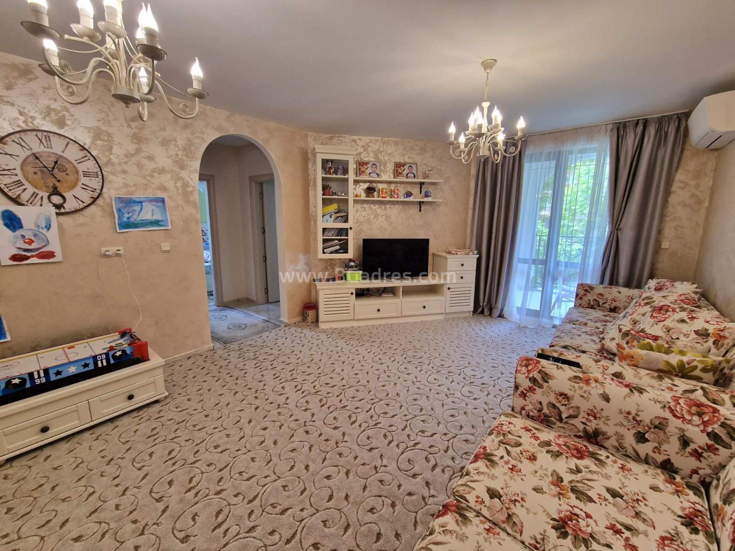 Квартира с 4 спальнями у моря І №3675