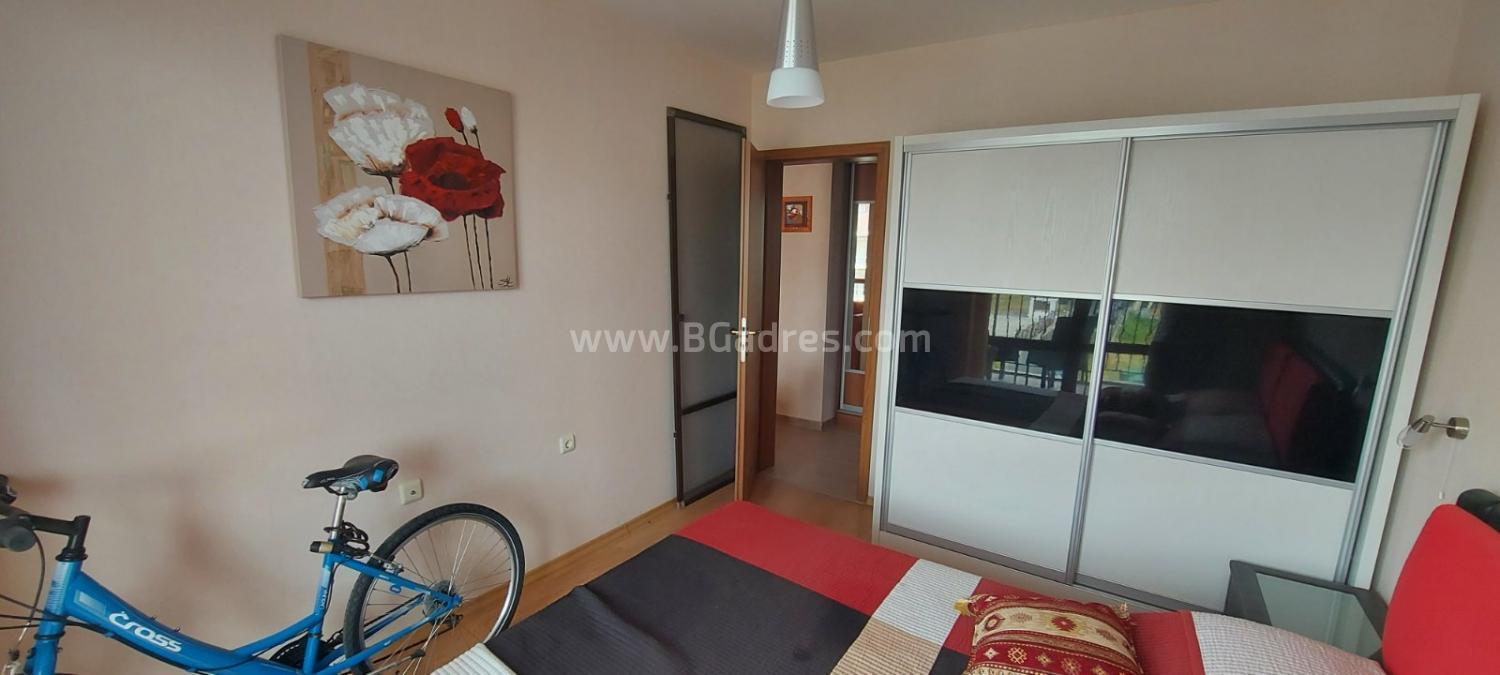 Profitable apartment on the first line І No. 2407