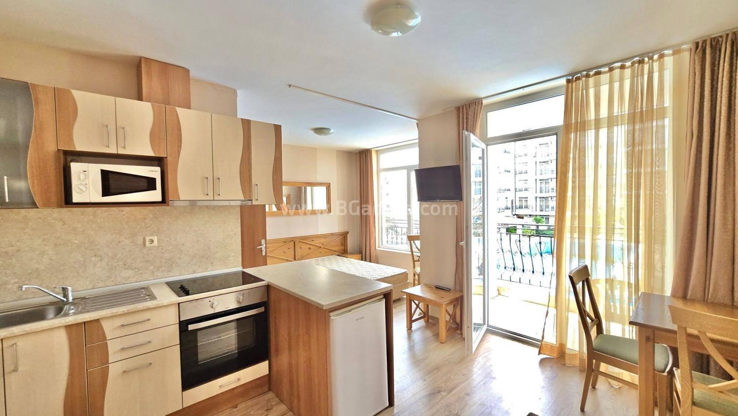 Apartment in the Dawn Park complex І №4710