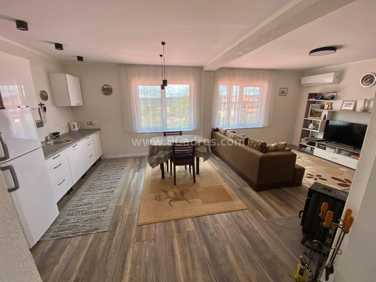 Къща с басейн в с. Горица І №3612