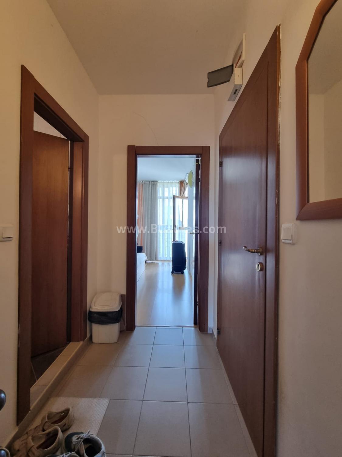 One bedroom apartment with low maintenace fee І №3736