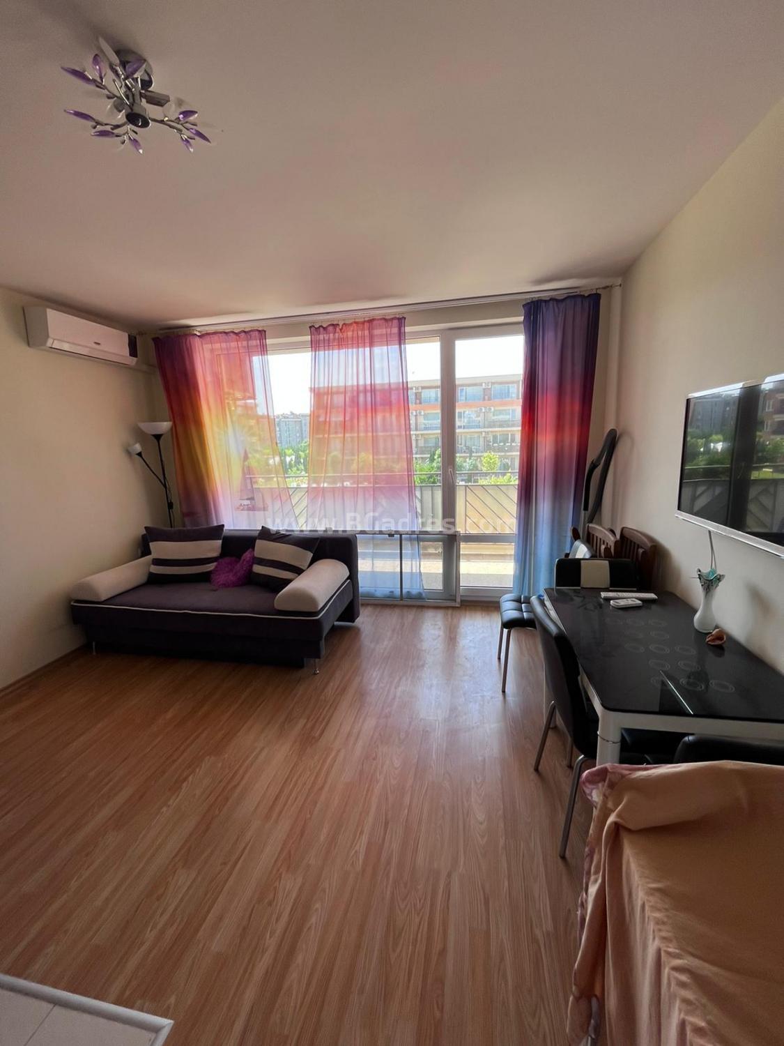 Студио в голям комплекс до морето І №2433