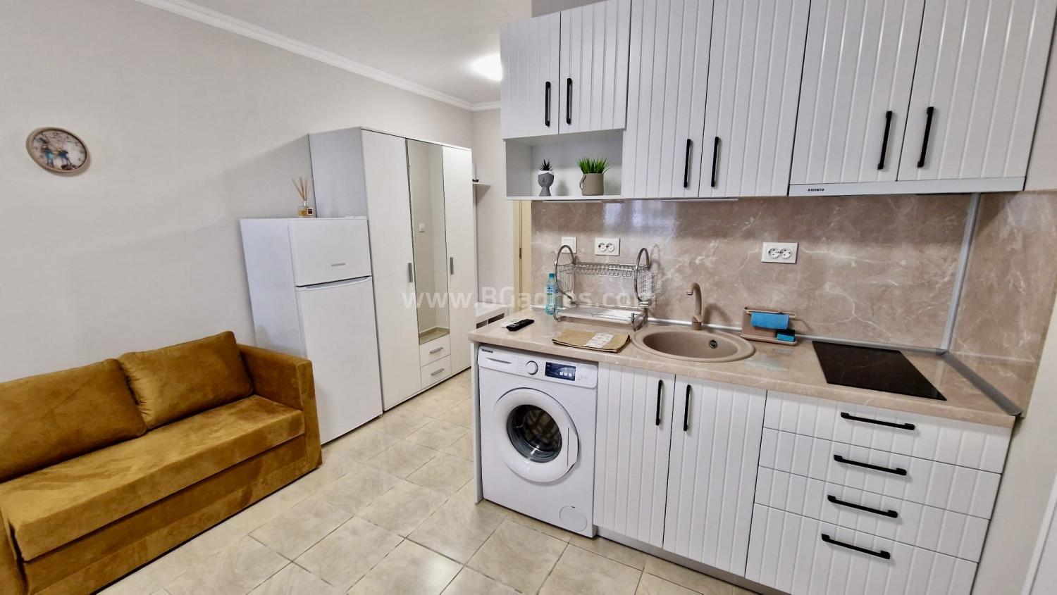 Студия с новой мебелью у моря І №3735