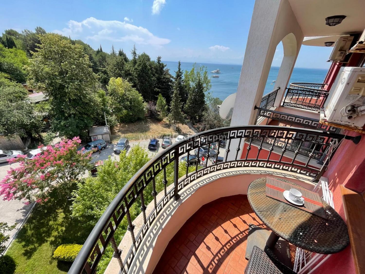 Sea view apartment in Nessebar І №2534