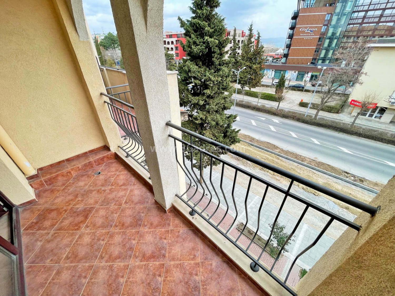 Тристаен апартамент на изгодна цена І №2865