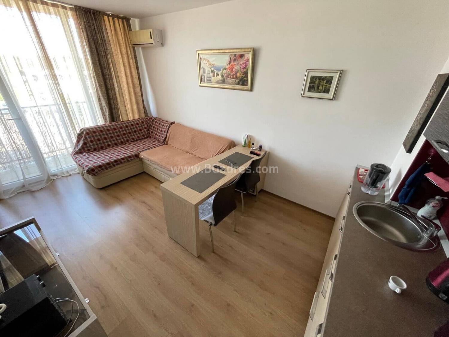 Große Zwei-Zimmer-Wohnung in Sunny View South I №2519