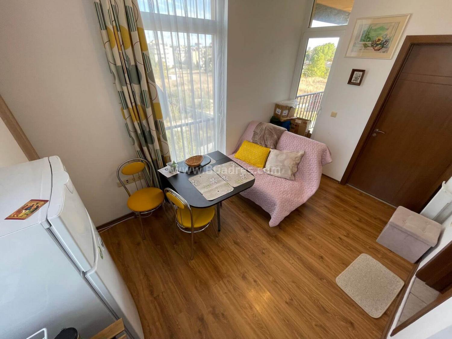 Евтин двустаен апартамент с ниска такса поддръжка I №2647