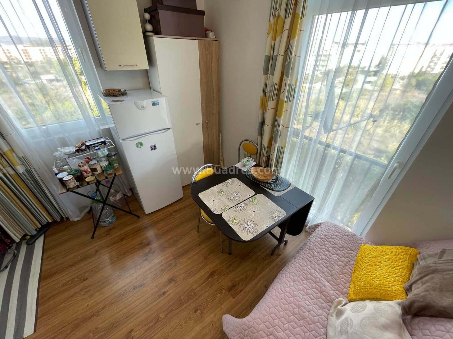 Евтин двустаен апартамент с ниска такса поддръжка I №2647